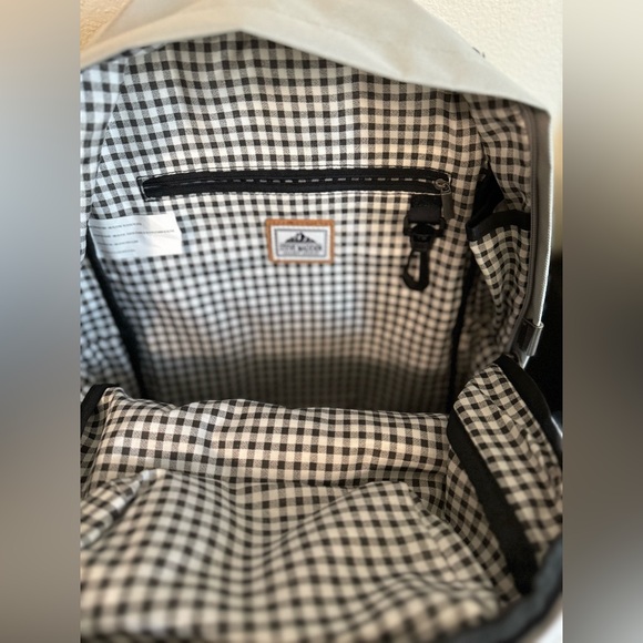 STEVE MADDEN Unisex Backpack - Picture 3 of 9